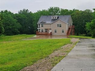 103 Woodland Rd, Vine Grove, KY 40175