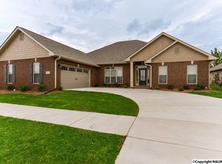 11 Cypress Grove Ln SW, Huntsville, AL 35824