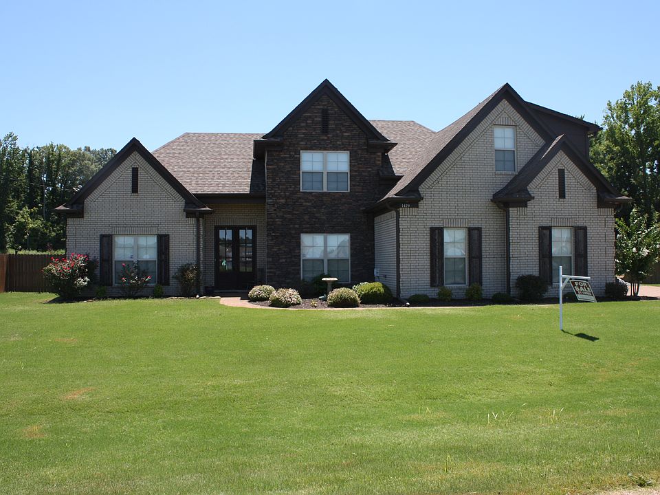 1429 JE Blaydes Pkwy