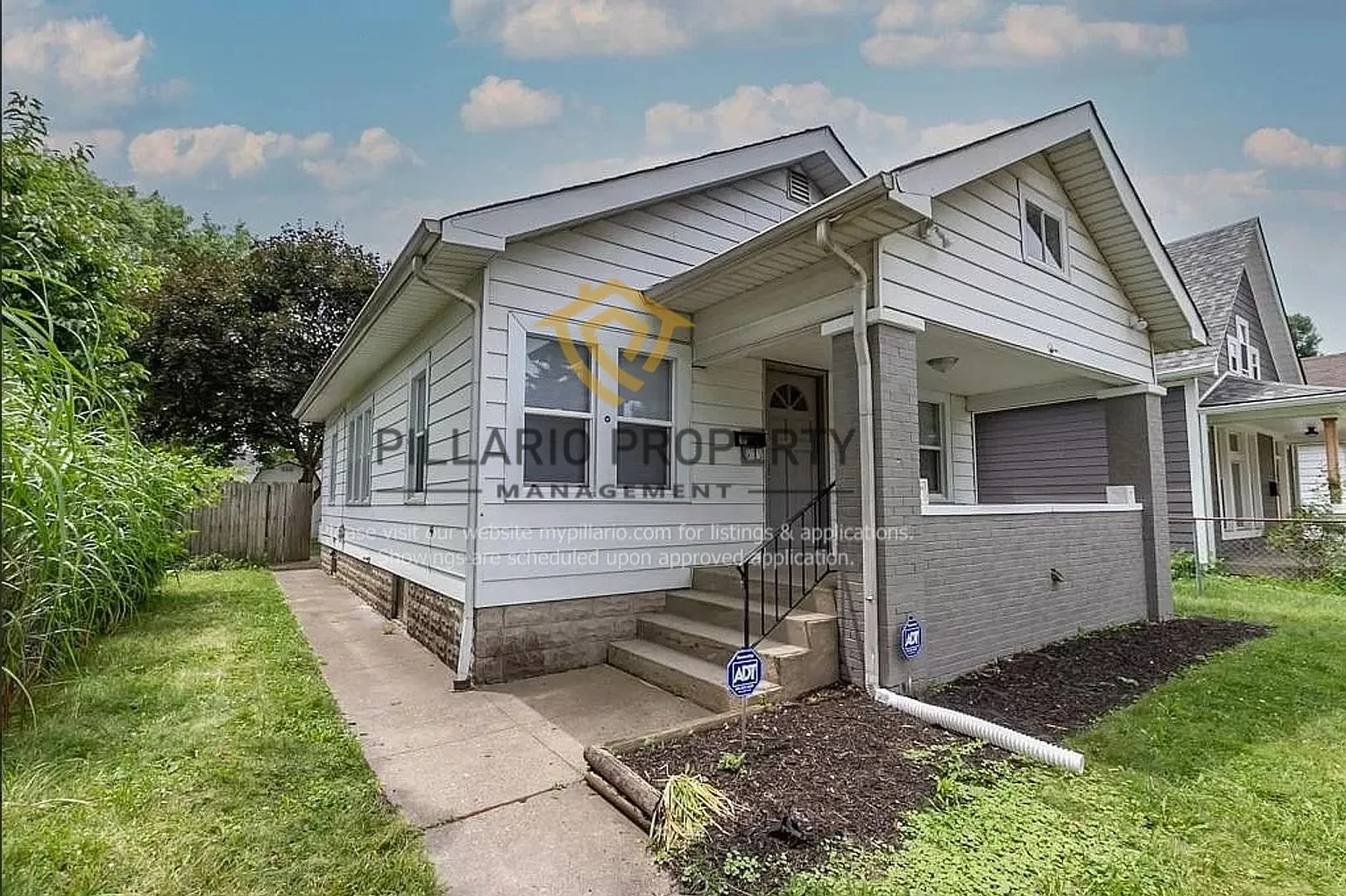 1435 Lawton Ave photo 1