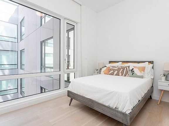 3rd image of 127 Concord St #3C