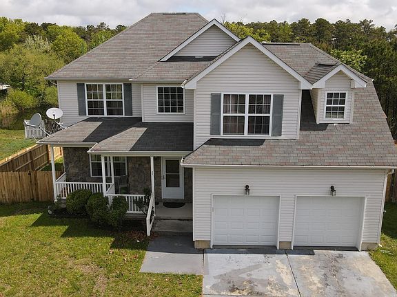 2nd image of 22 Ravenwood Dr