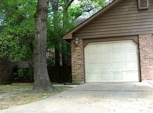 6 E Willowwood Ct, Spring, TX 77381