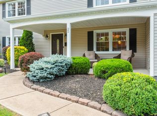 25 Fair Ln, Aberdeen, NJ 07747