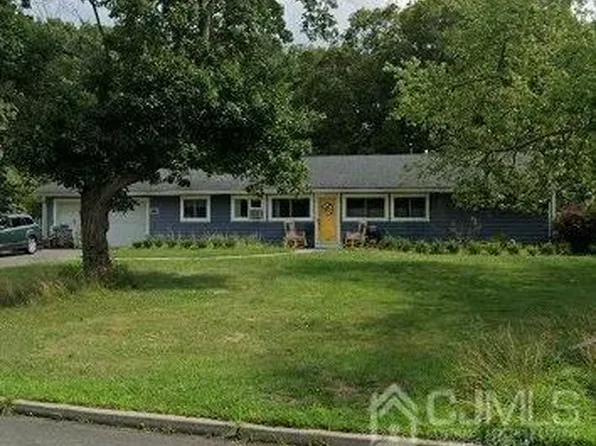 127 Kendall Rd, Kendall Park, NJ 08824