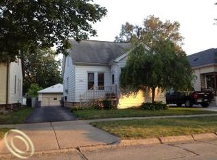 8146 Central Ave, Center Line, MI 48015