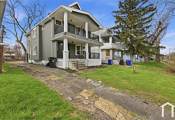 3rd image of 13820 Coit Rd #Up