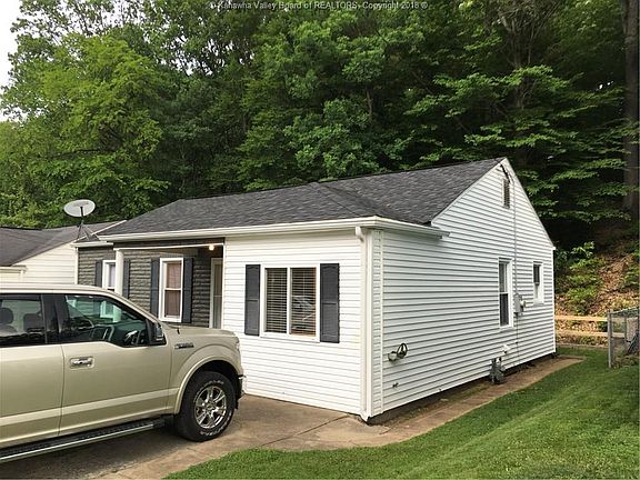 4th image of 926 Glen Way