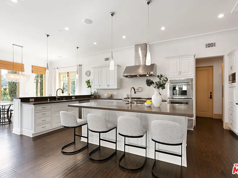 8 Beverly Ridge Ter — Photo 18