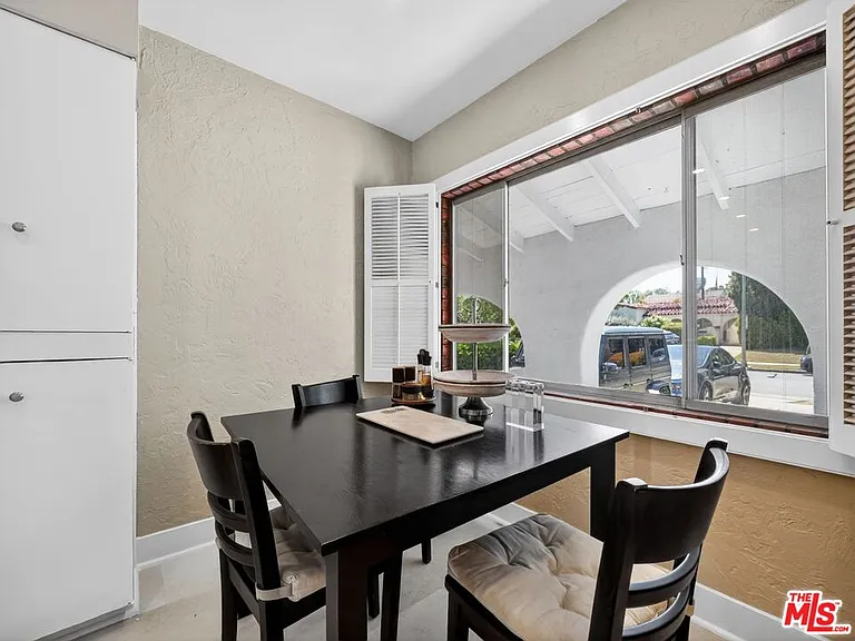 352 S Wetherly Dr — Photo 14