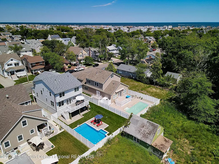 155 Osborne Ave — Photo 45