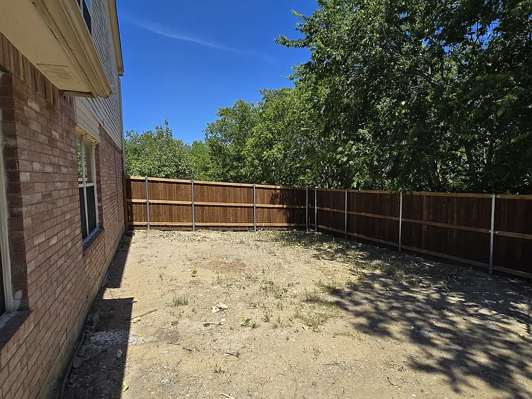 4512 Saddlebrook Dr — Photo 24