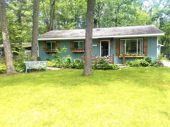 2885 Pine St, Lewiston, MI 49756