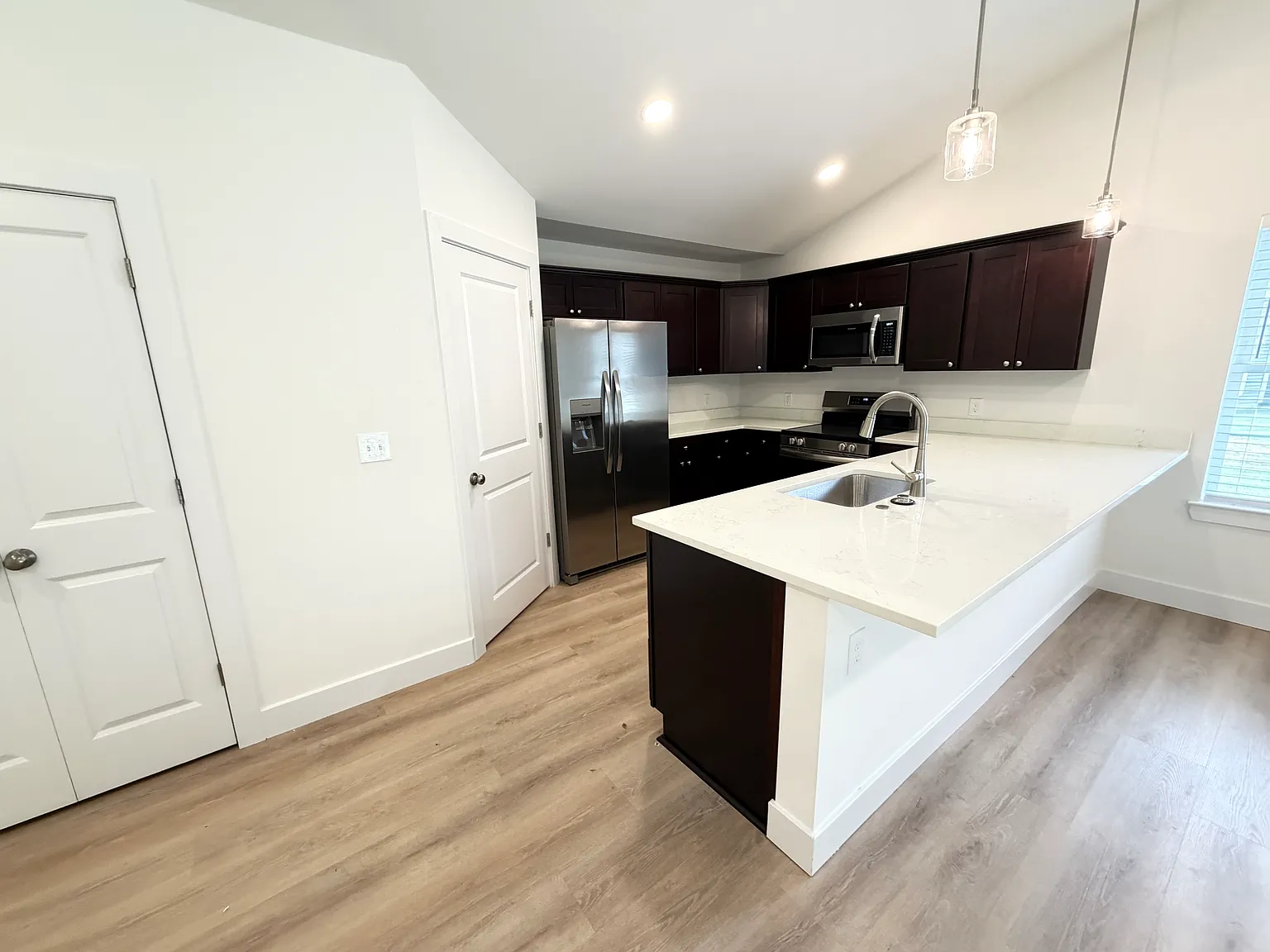 3 bed, 1550 sqft, $2,295 — Photo 2