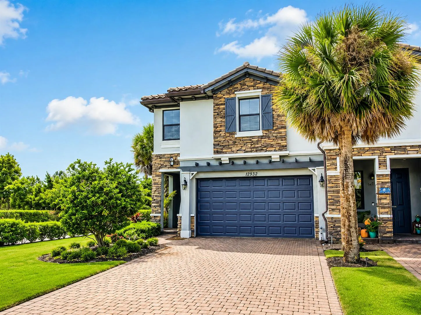 4 bed, 3.5 bath, 2008 sqft, $3,750 — Photo 1