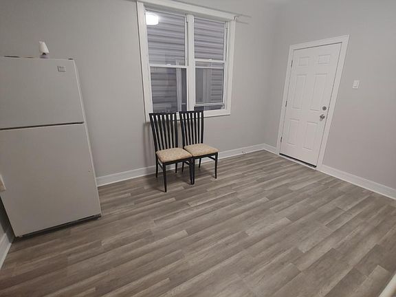 5th image of 4752 S Wood St
