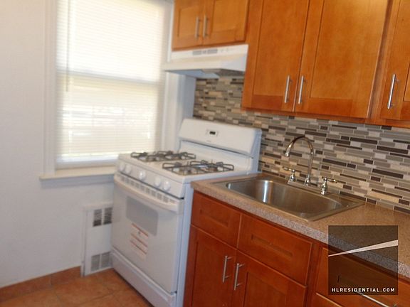 4th image of 171-6 28th Ave #U7