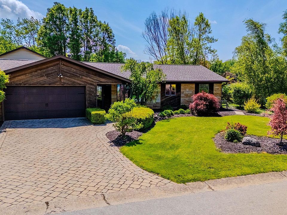 1st image of 631 Crown Hill Dr W