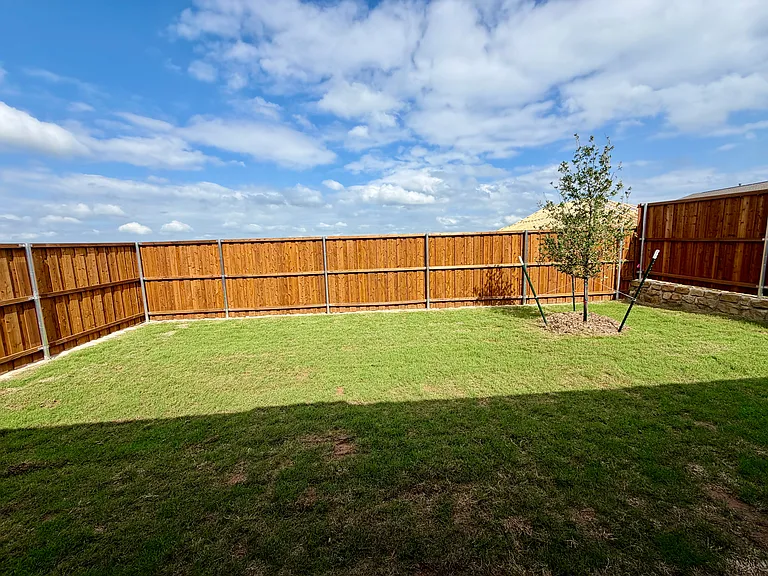 1332 Alfred St — Photo 28