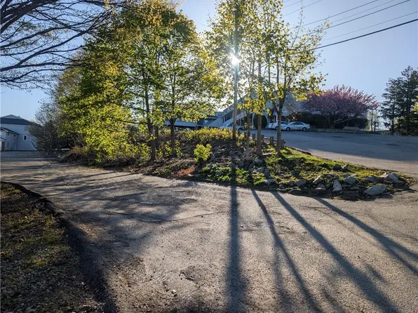 444 Woodward Rd APT 42, North Providence, RI 02904