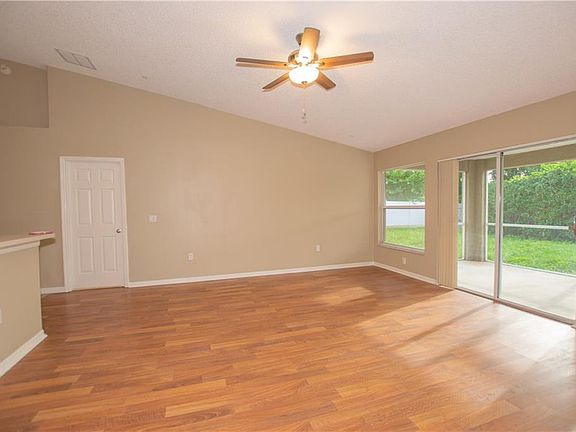 5th image of 113 Long Pine Dr