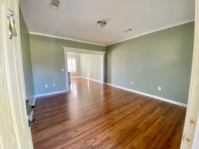 3 bed, 2.5 bath, 1600 sqft, $2,050 — Photo 3