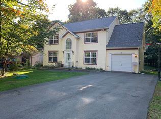 2174 Titania Rd, Tobyhanna, PA 18466