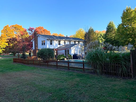 4th image of 774 Millstone Ln