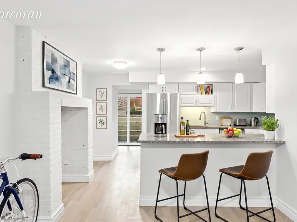 412 Adelphi St #1, Brooklyn, NY 11238