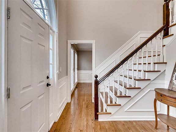 3rd image of 1468 Shadowrock Dr