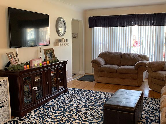 5th image of 10024 S Campbell Ave