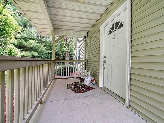 2nd image of 3540 Saint Anthony Way APT 4