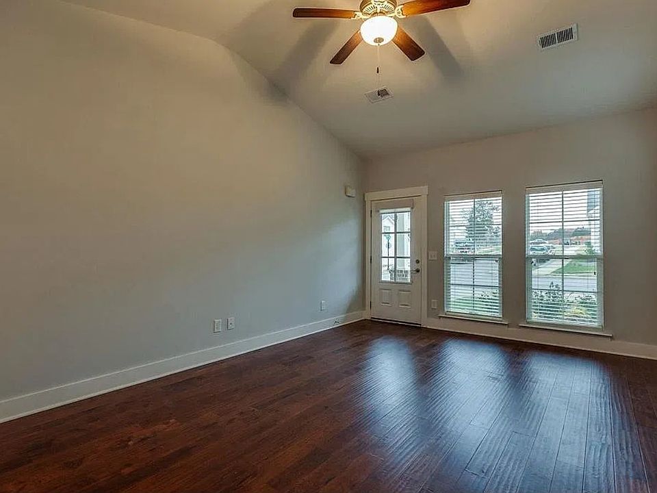 1st image of 5066 Gracious Dr