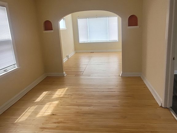 5th image of 1329 E Brady St #A