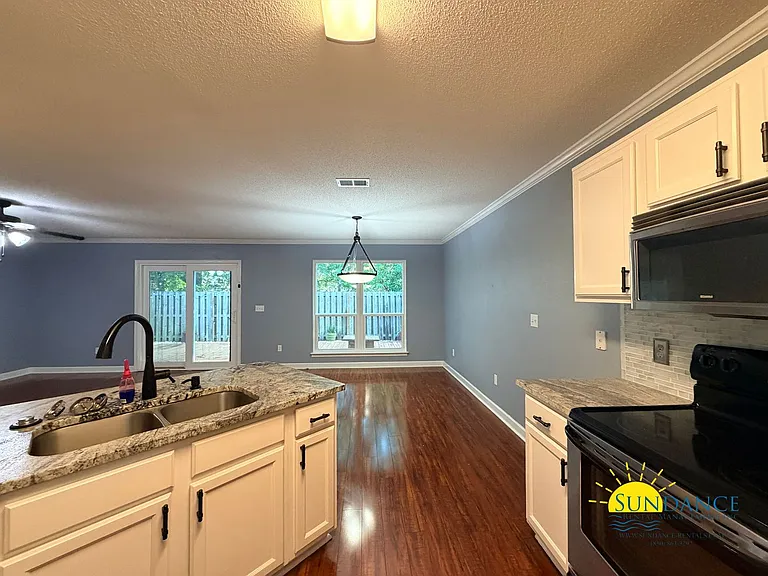 2705 Apple Blossom Ct — Photo 8
