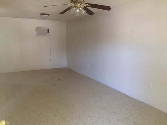 2nd image of 506 Sunset Ln APT A