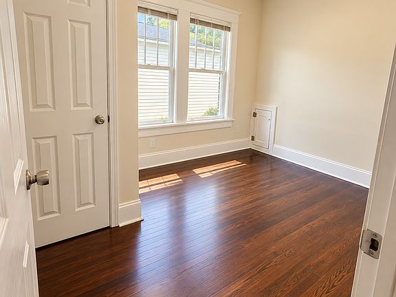 3rd image of 1465 S Gordon St SW #2