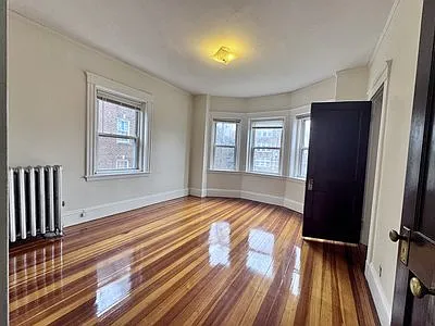 3 bed, 9999 sqft, $3,600 — Photo 4