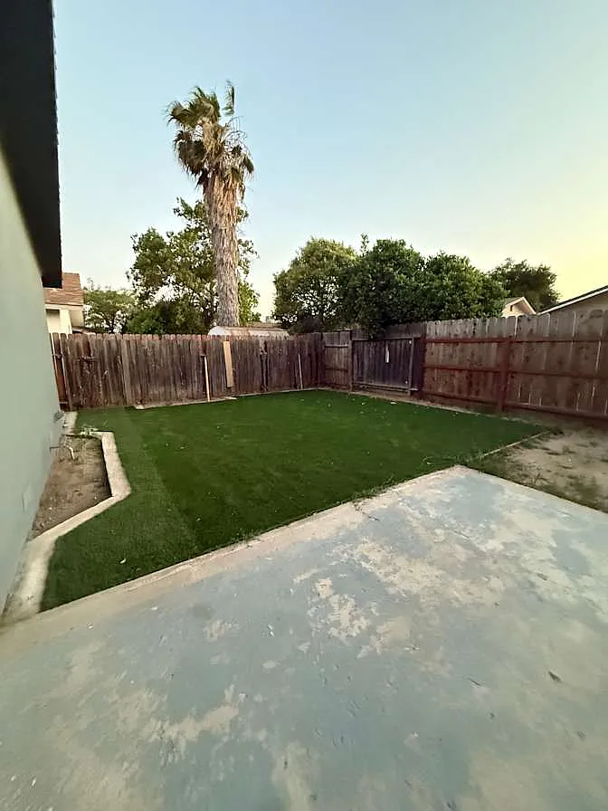 3 bed, 1918 sqft, $1,050 — Photo 2
