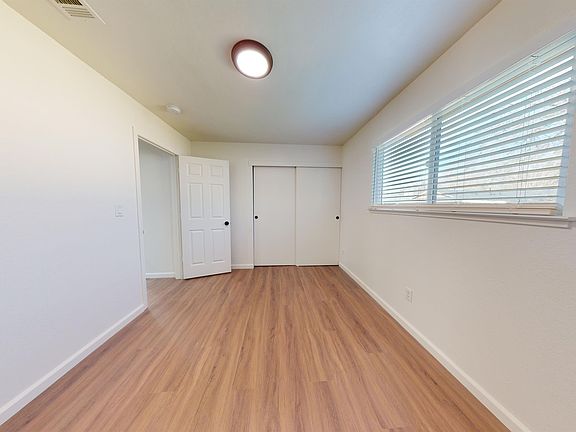 4th image of 3505 Gardenia St