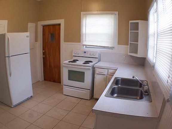 4th image of 4631 Brentwood Ave