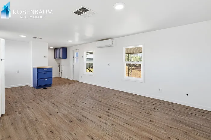 6525 N Brushtail Ln — Photo 2