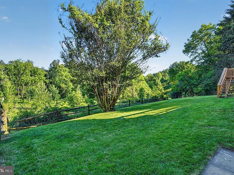 7705 Zulima Ct — Photo 33