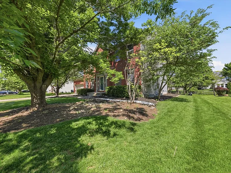 5920 Thornberry Ct — Photo 3