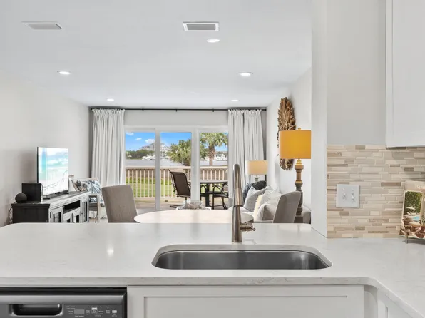 821 Harbour Point Dr #821, Miramar Beach, FL 32550
