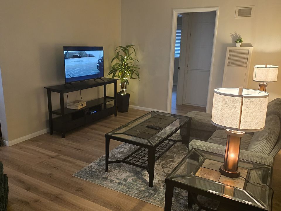 1st image of 10938 Crenshaw Blvd