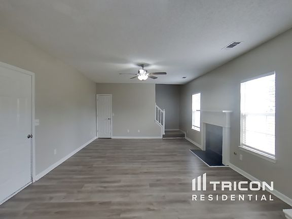 2nd image of 232 Ermines Way