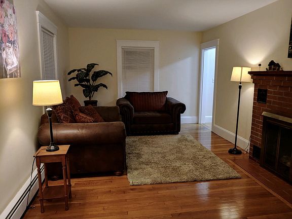 2nd image of 115 Sunbury St