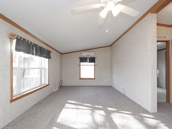 5th image of 1 Honeysuckle Ln
