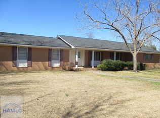 402 Morris St, Glennville, GA 30427